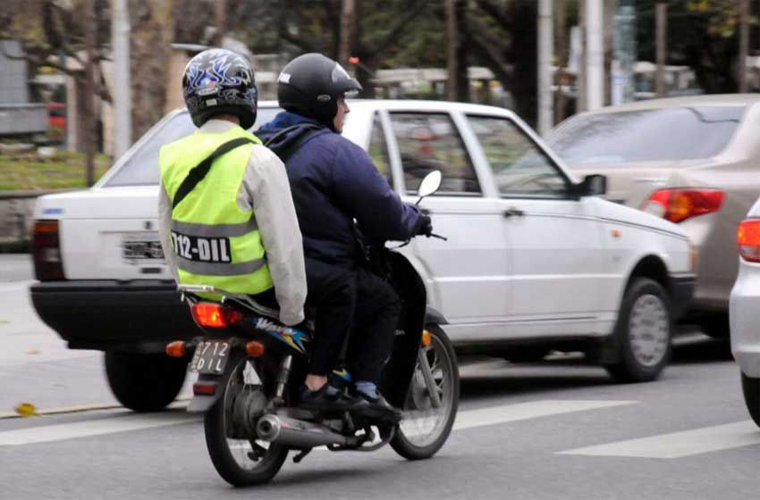 Los argentinos reconocen la importancia del casco, pero sólo 4 de 10 lo usa siempre