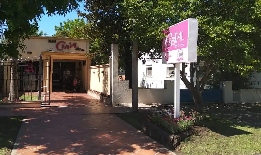 Radio Cristal cumple 30 años en la comunicación  de Urdinarrain y lo festeja con una fiesta popular