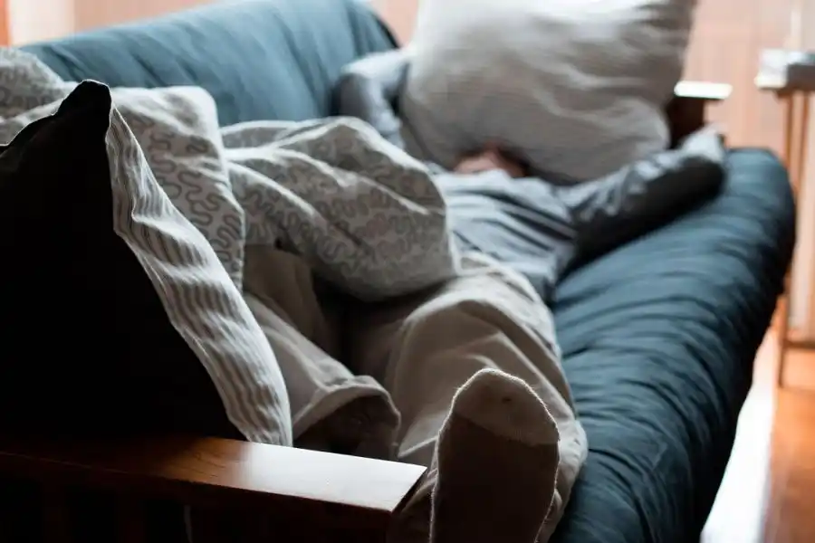 VIRAL | Una siesta muy larga: un hombre duerme casi 25 días seguidos por un extraño trastorno que no tiene cura