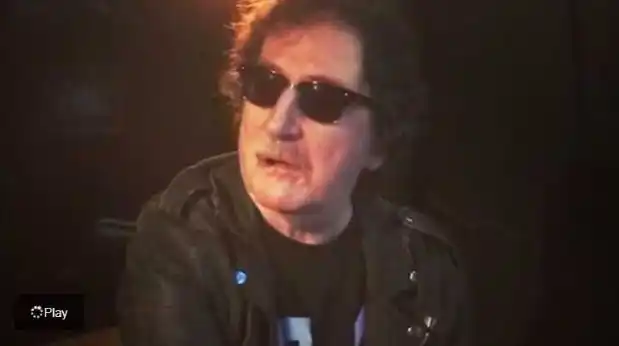Charly sorprendió con un minishow de seis temas junto al Negro Rada