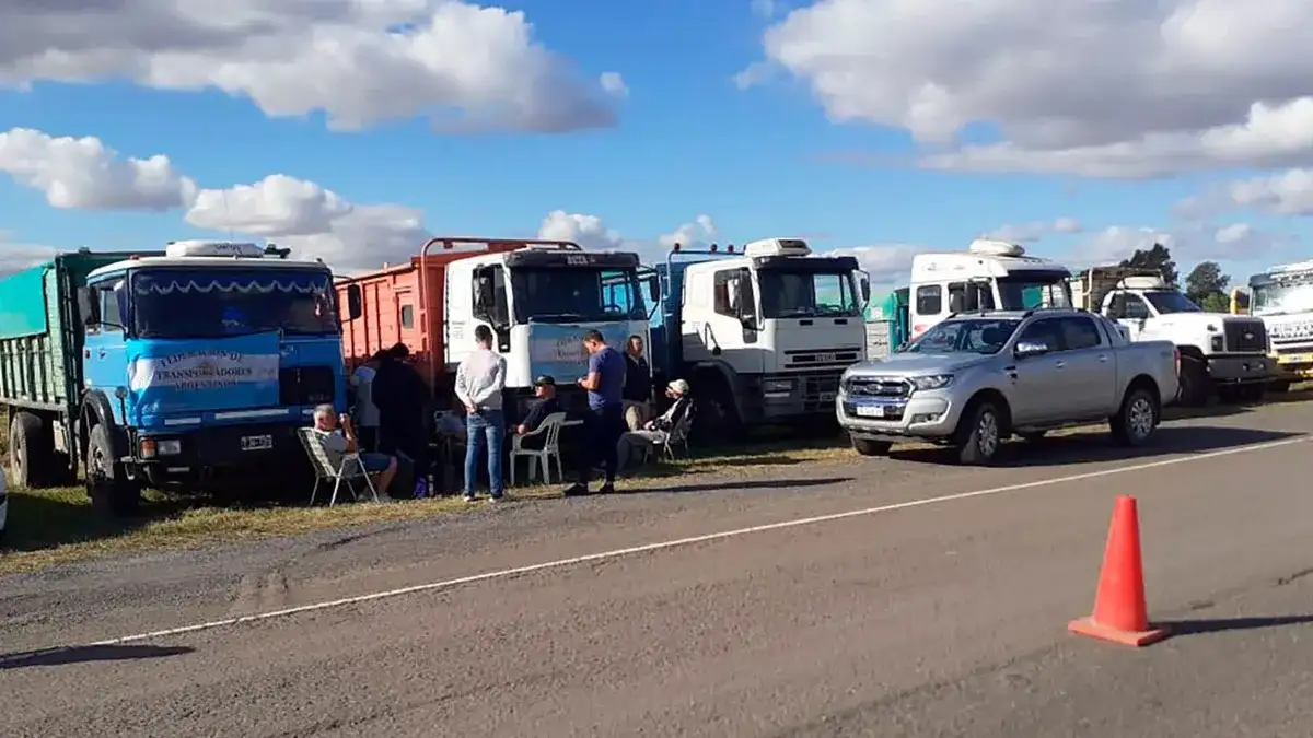 La suba de tarifas impidió el acuerdo, sigue el paro