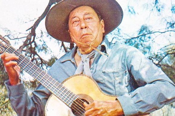 La muestra que homenajea a Yupanqui llegó al Festival  Nacional de Folclore de Cosquín