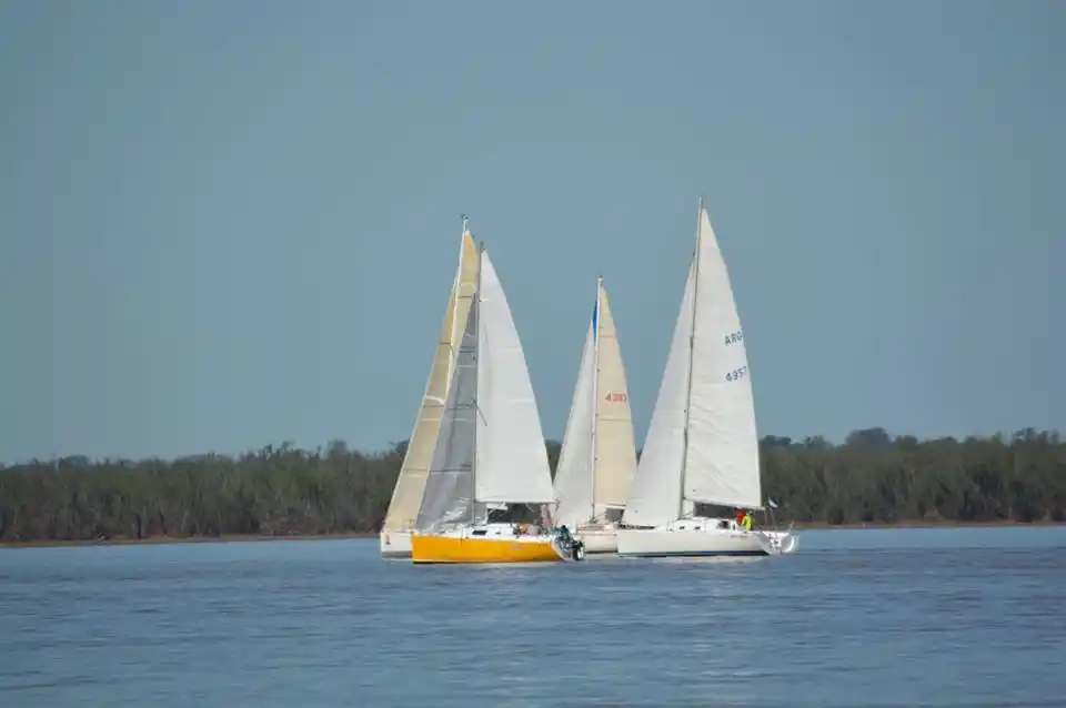 Regata de la “Primavela” en el Club Náutico de Paraná