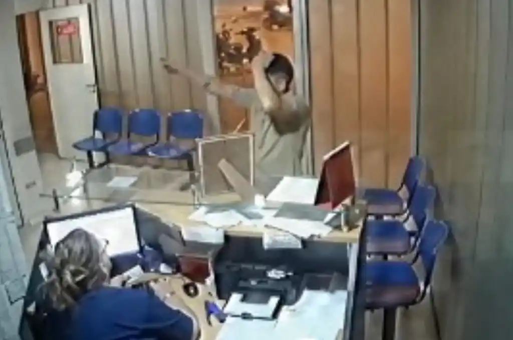 El sujeto ingresó con una herida en la cabeza, diciendo que había sufrido un impacto de bala.