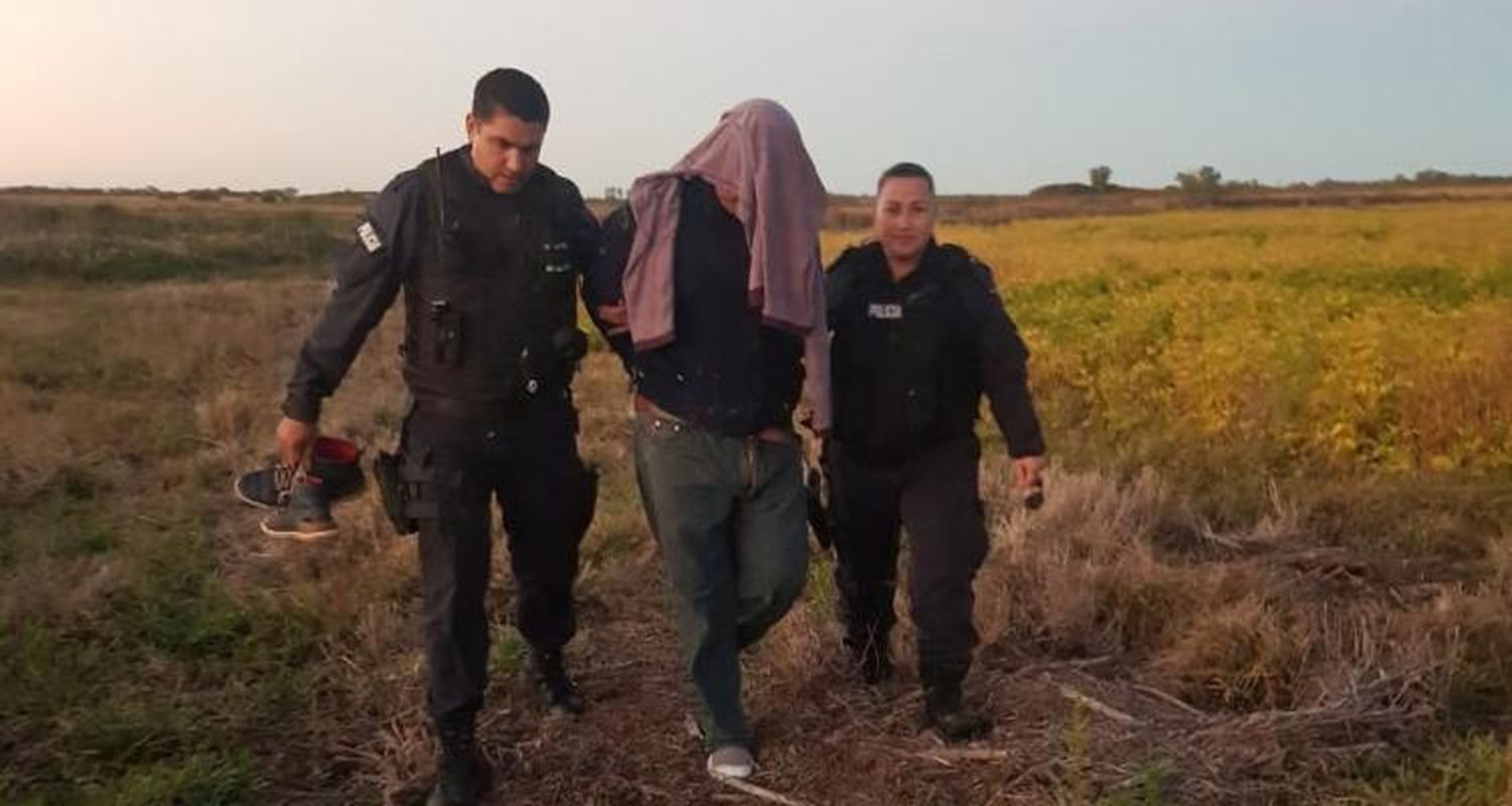Ruta 9: Detuvieron a dos delincuentes que asaltaron en una quinta y se llevaron una camioneta