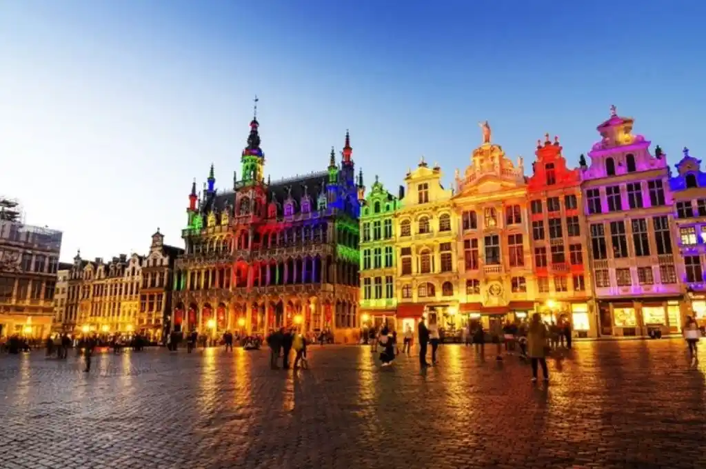 Bruselas elimina el uso del tapabocas