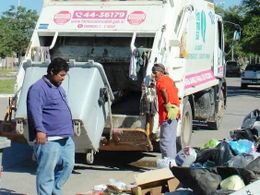 La Municipalidad mantiene en pie sus tres turnos 
de recolección domiciliaria en toda la ciudad