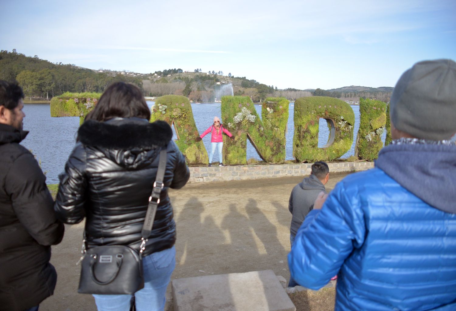 Las ráfagas de viento podrían superar los 70 kilómetros por hora, especialmente durante la tarde de hoy, cuando además podrían producirse algunos chaparrones.