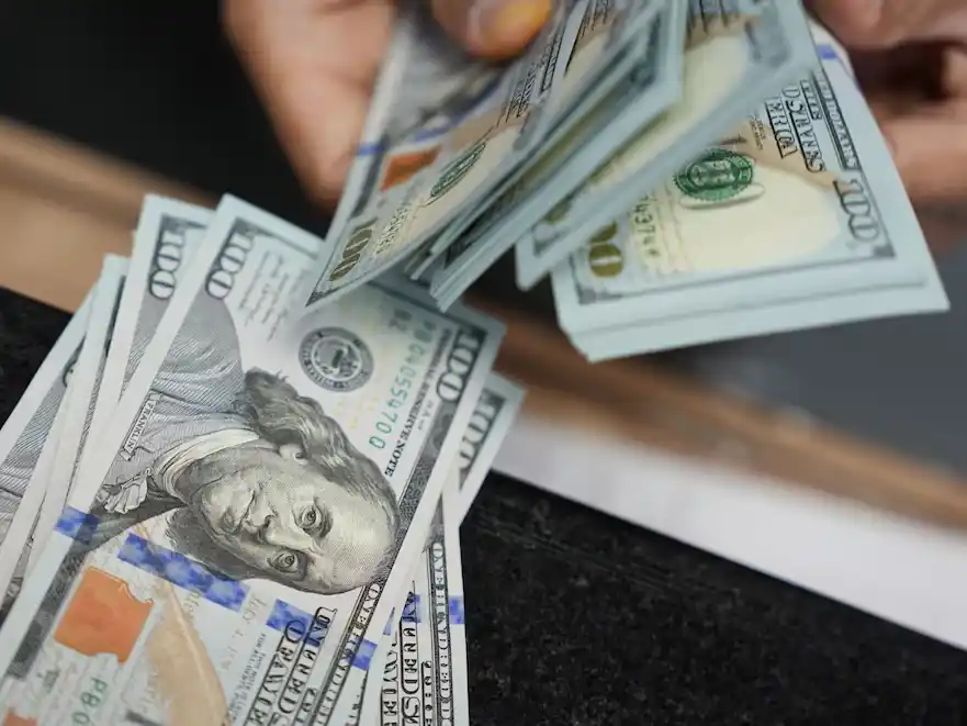 Dólar hoy en vivo: El oficial vuelve a subir fuerte y supera los $1500