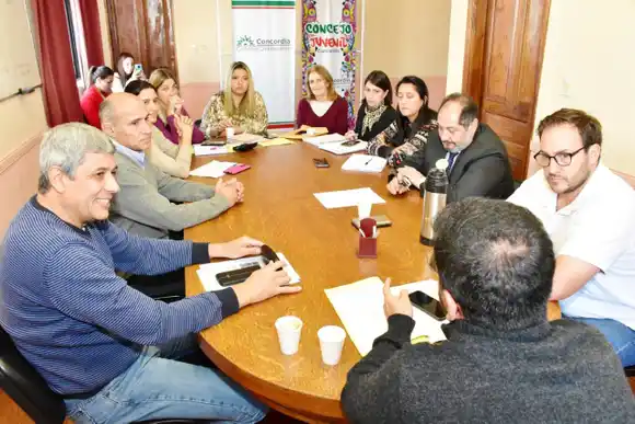 Concejales se reunieron con propietarios de estaciones de servicio