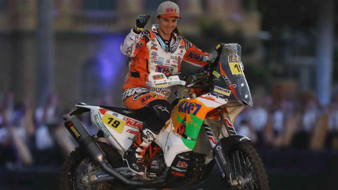 Pequeñas historias de las nueve mujeres que desafían al Dakar