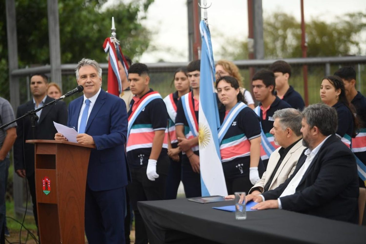 Llaryora inauguró el Ciclo Lectivo 2024 en el interior provincia