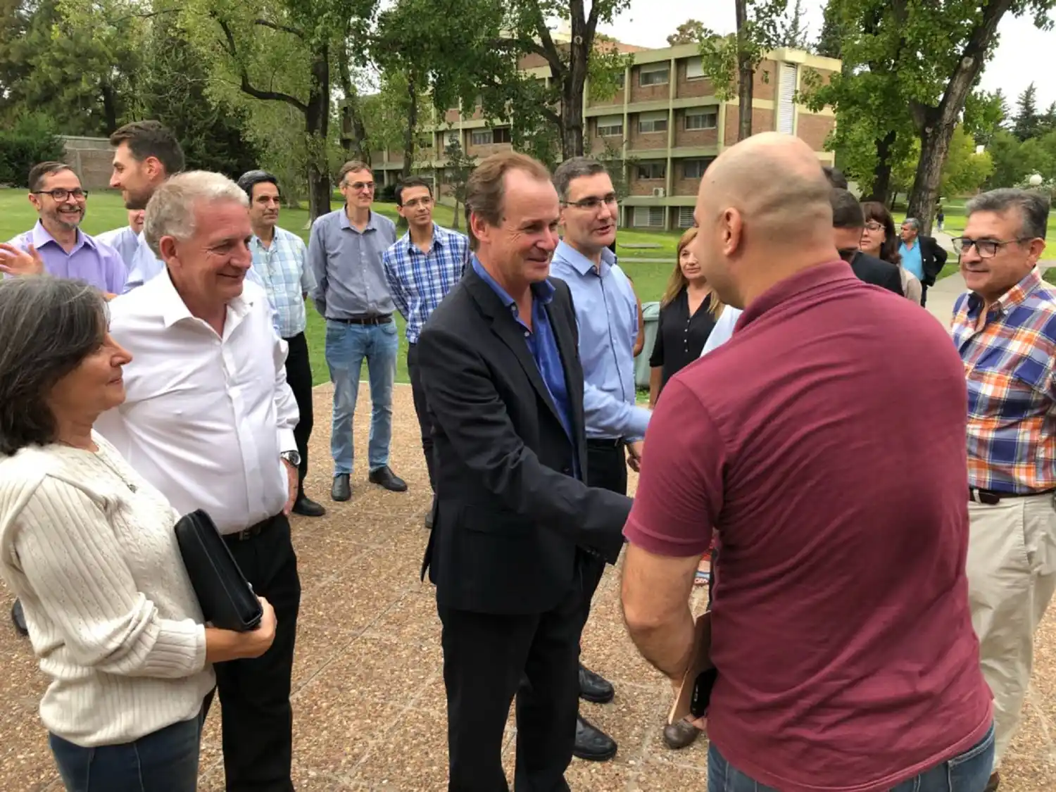 Bordet dijo que se evalúa una modificación de la estructura impositiva de la boleta de luz pero “debe haber un esfuerzo compartido»