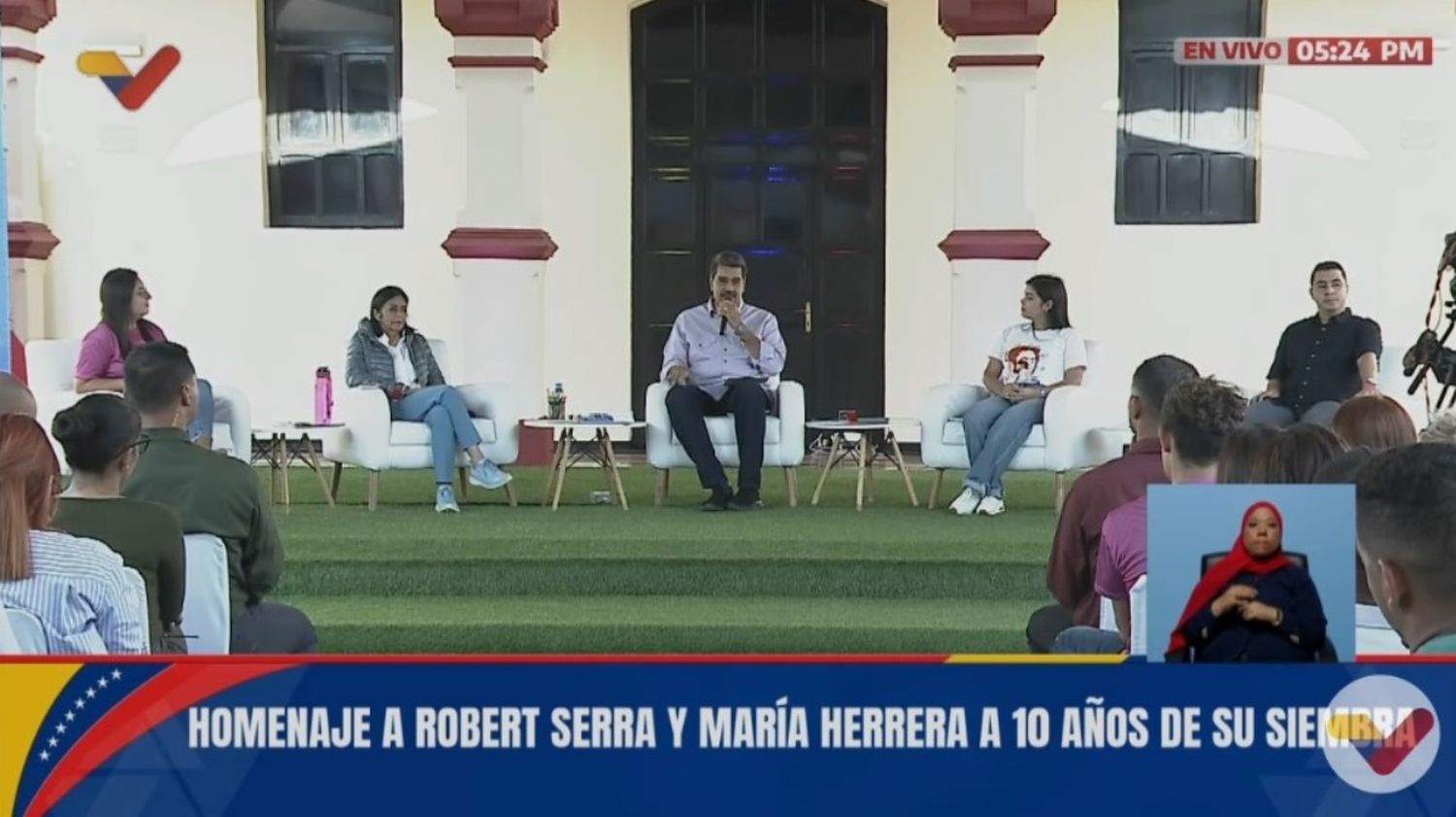 Maduro anuncia un plan educativo para retomar el estudio con base en los libros físicos en escuelas y liceos