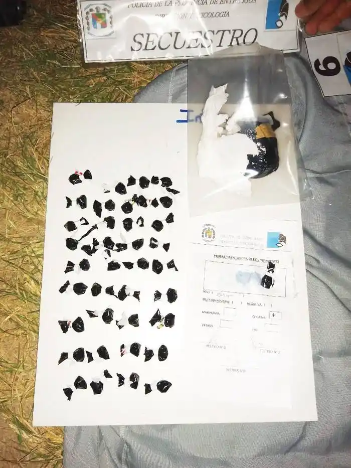 Tres personas escapan de un control porque trasladaban drogas, fueron arrestados
