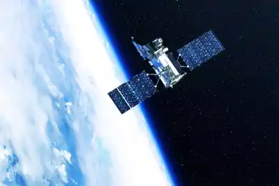 El proyecto Suncatcher, en el que la compañía lleva más de un año trabajando, pretende mandar a partir de 2027 los primeros satélites con procesadores especializados en aprendizaje automático (machine learning), una de las patas de la inteligencia artificial (IA), para que se sitúen cerca del Sol y aprovechen su energía