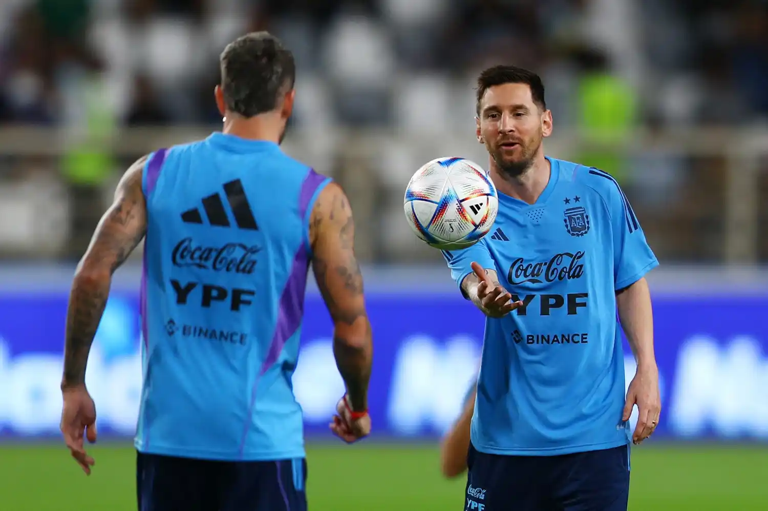 De Paul y Messi, en el entrenamiento.