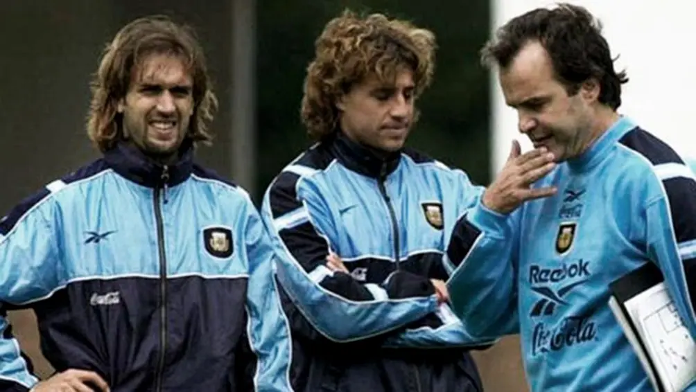 A 20 años del debut de Marcelo Bielsa y un legado entre fieles y detractores