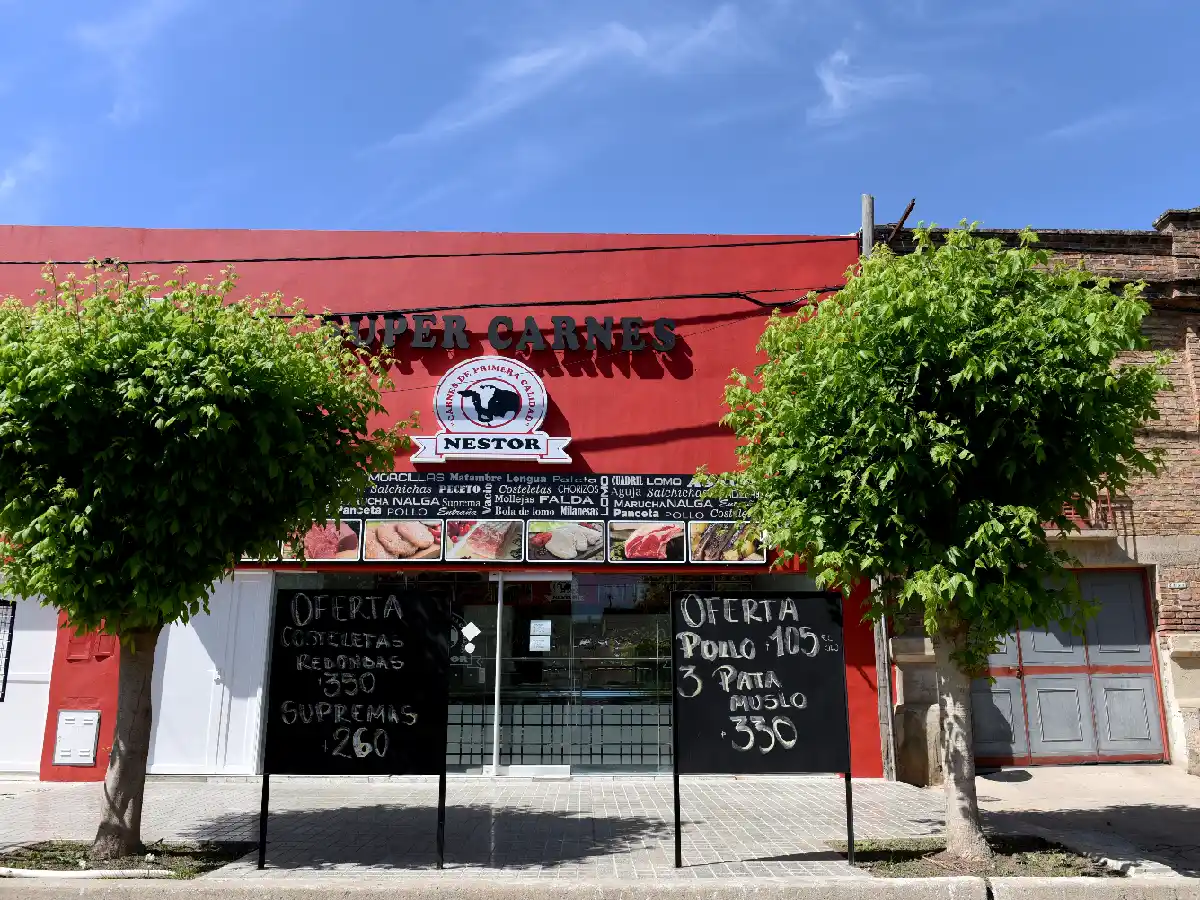 Súper Carnes Néstor llegó a barrio Catedral    
