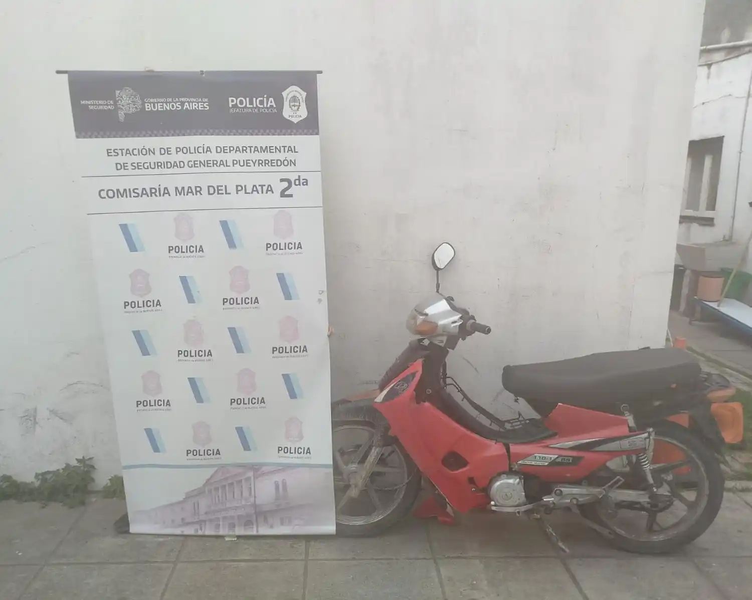 Se secuestro el vehículo y dos teléfonos celulares.