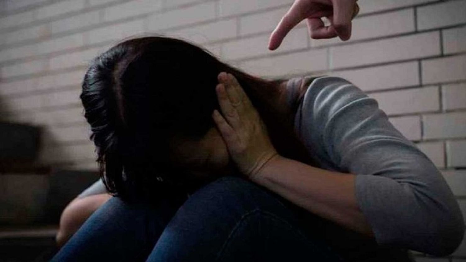 DETIENEN A SUJETO POR MALTRATO: el aberrado amenazaba con violar a sus hijas cuando estaba borracho