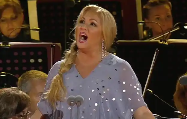 Desde el Waldbühne de Berlin Anna Netrebko y Eyvazov