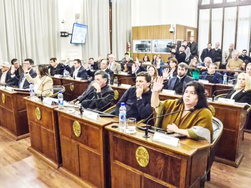 Senadores del PJ solicitan informes por el cese de trabajadores que dispuso el gobierno