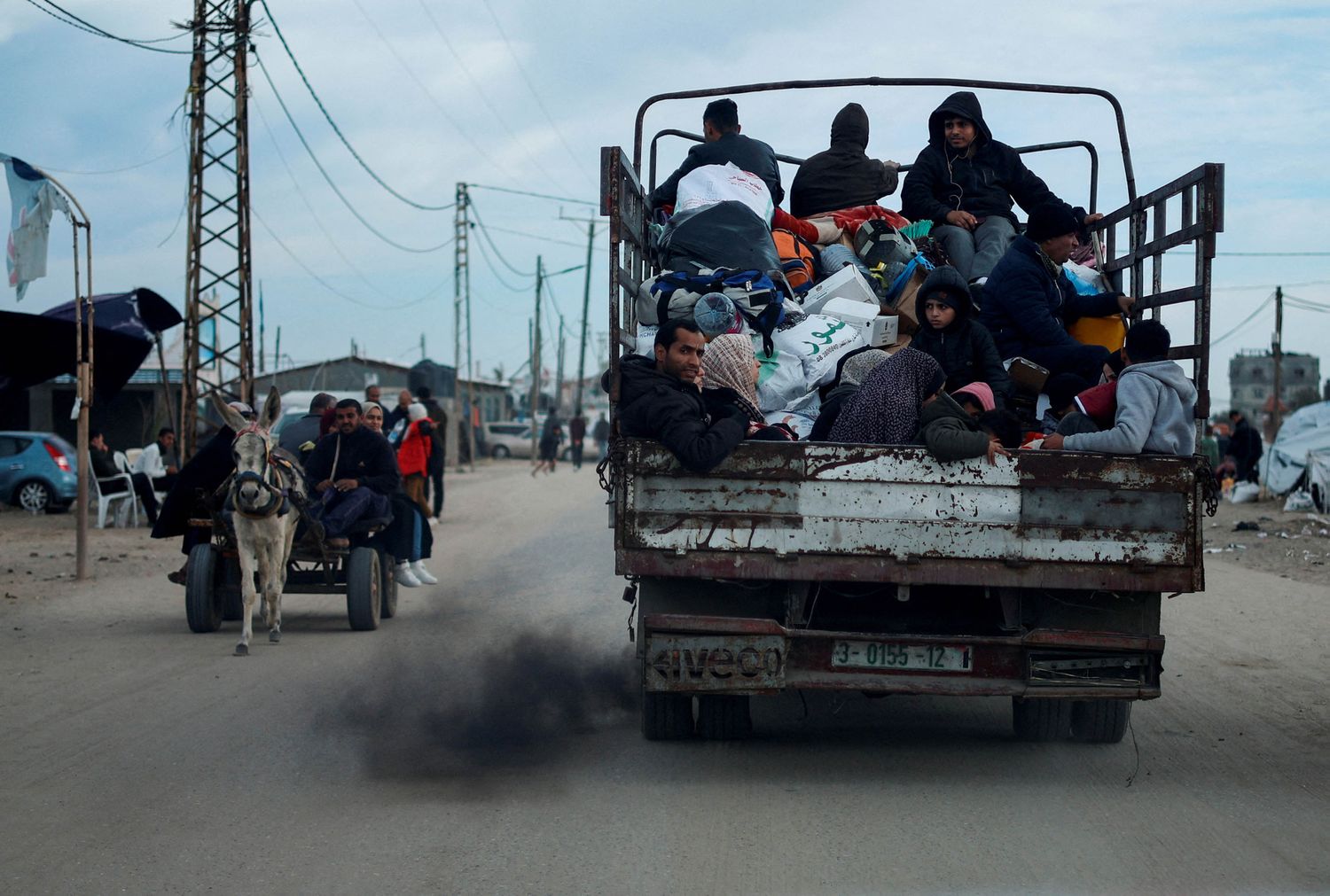 Los palestinos abandonan Rafah, por temor a una operación militar israelí.