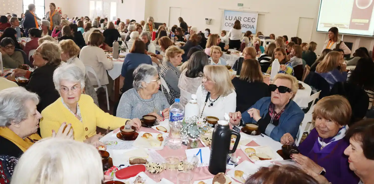 Se llevó a cabo el té solidario de LALCEC Concordia