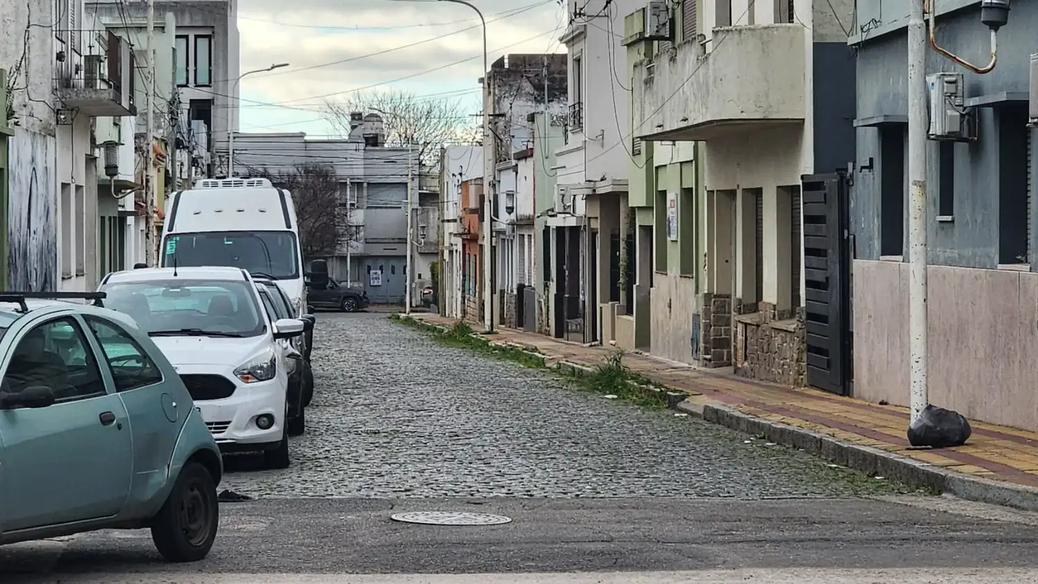 El Pasaje Jorge Newbery, donde los vecinos plantean desde hace años distintos reclamos vinculados con la actividad nocturna.