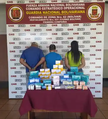 DESMANTELAN grupo delictivo que traficaba medicinas