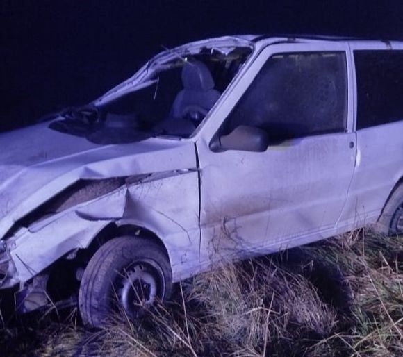 Accidente en el acceso a Santa Lucía: el conductor perdió el control y sufrió la fractura de una pierna