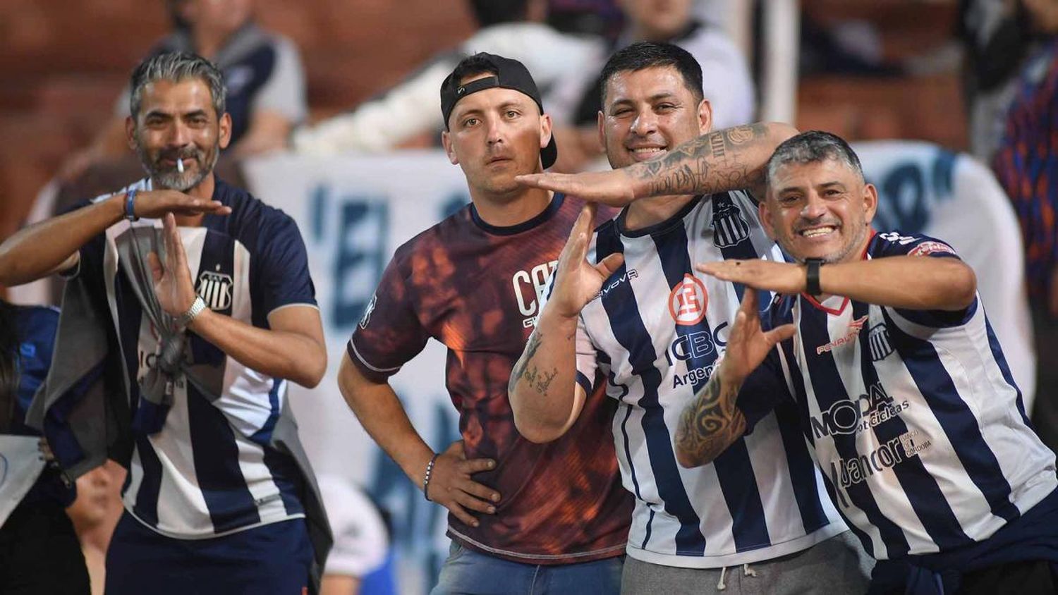 La hinchada "Tallarín" está feliz porque su equipo disputará cinco torneos en 2024, dos de ellos internacionales / Foto: Ramiro Gómez.