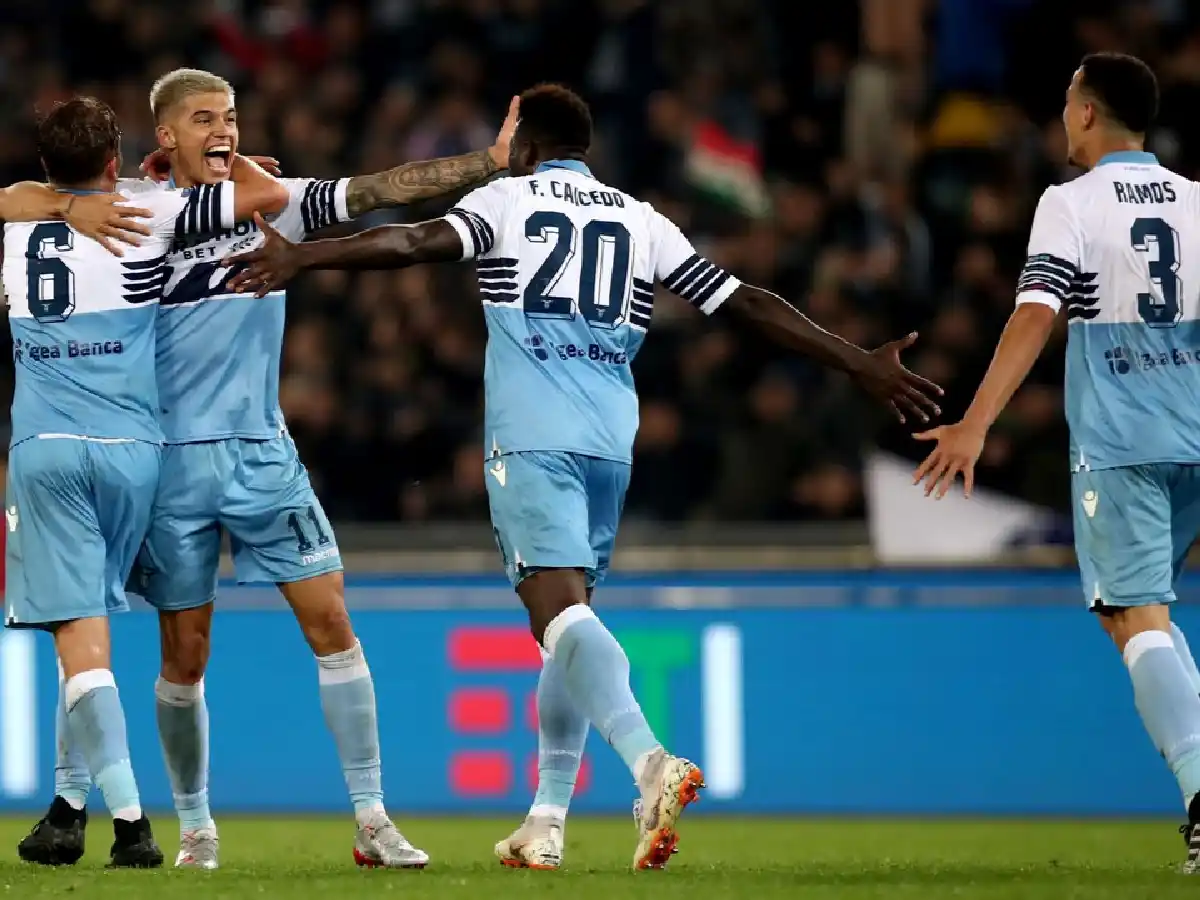 Correa hizo un gol en Lazio, que gritó campeón