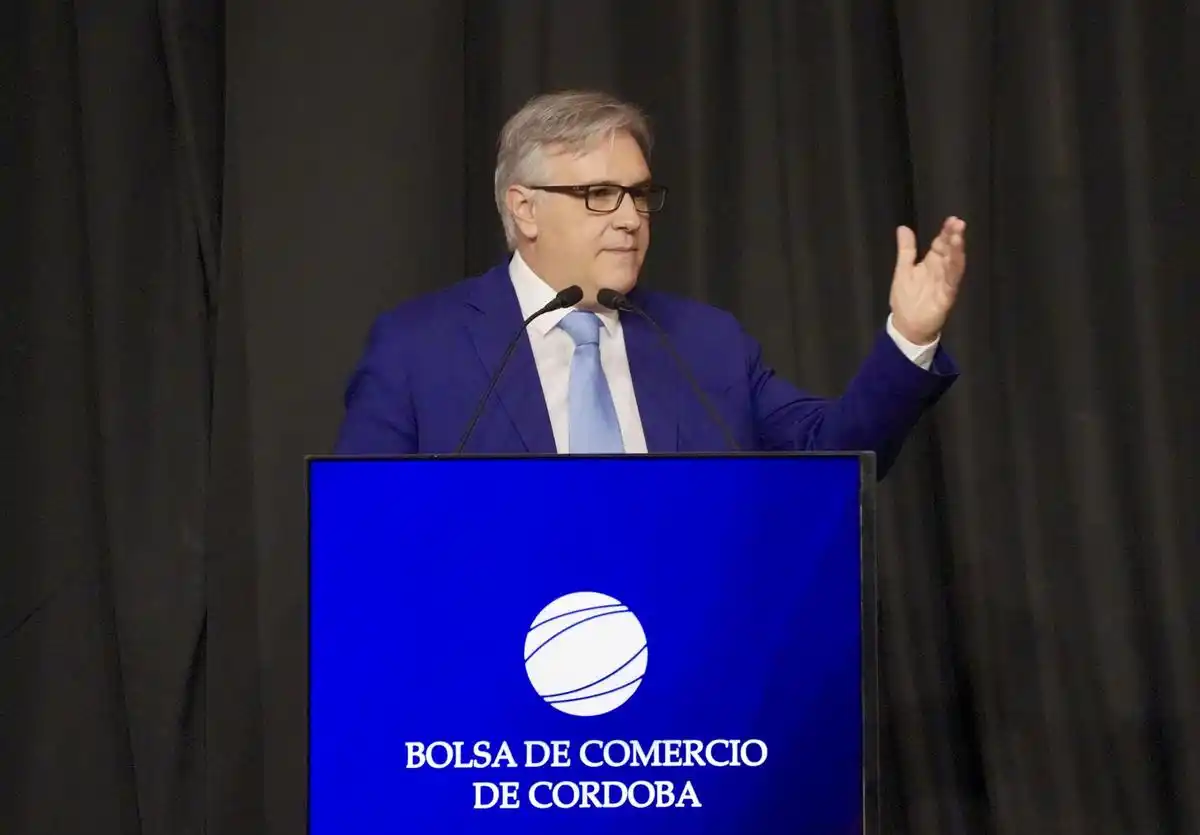 martin llaryora en la bolsa de comercio de cordoba