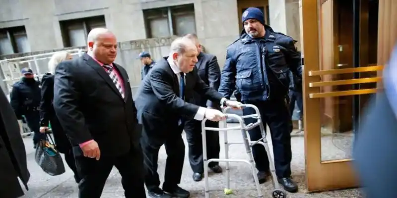 Fiscalía de Los Ángeles acusa a Harvey Weinstein de 3 violaciones más