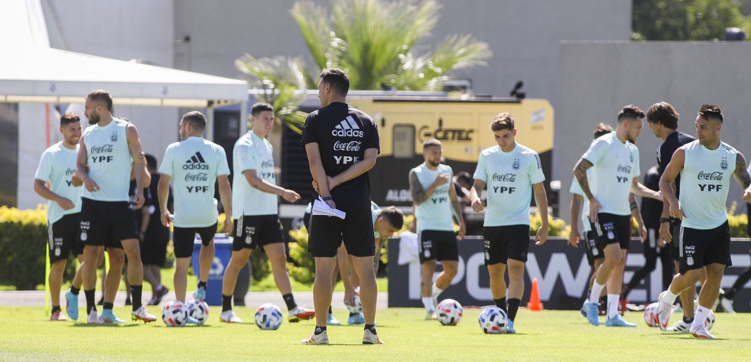 Scaloni dio la lista definitiva para la última doble fecha de Eliminatorias