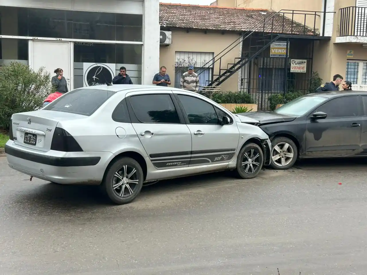 El Peugeot 307 fue retenido y quedó a disposición del Juzgado de Faltas.