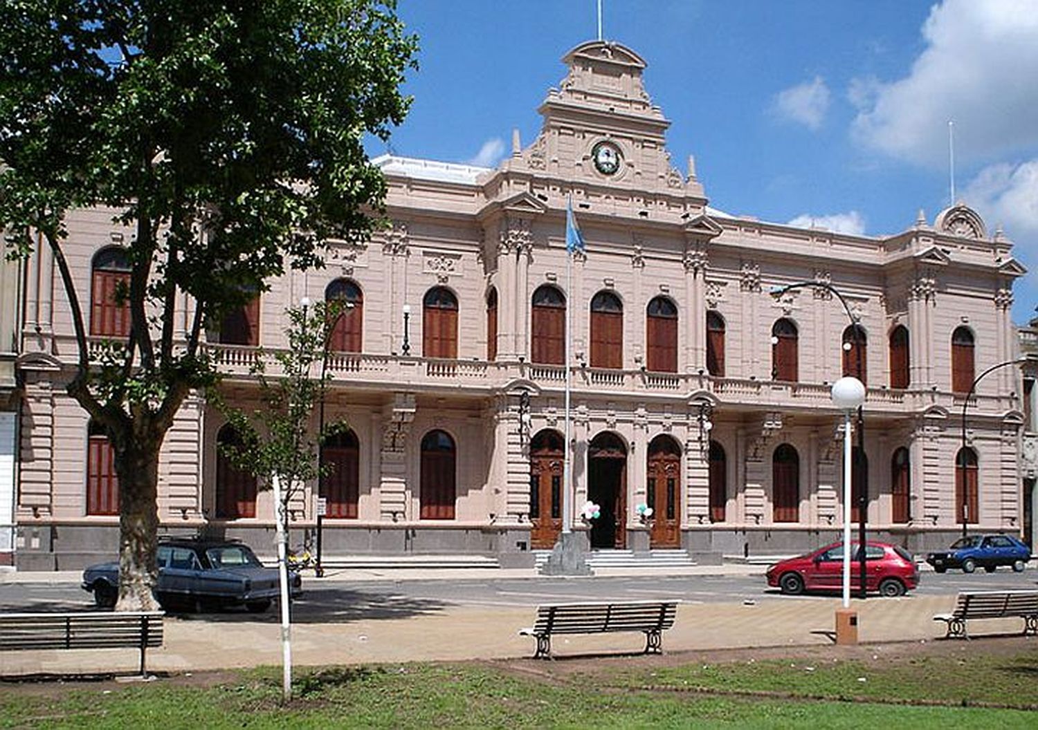 Chivilcoy: Municipales recibirán 15% de aumento en diciembre