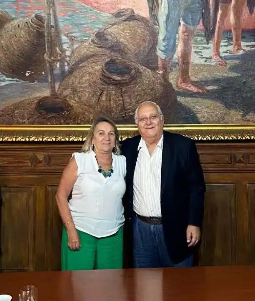 Dora Bogdan junto a Héctor Maya.