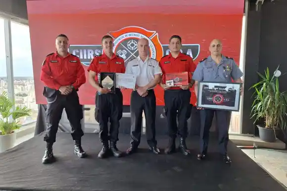 Un bombero del cuartel rafaelino fue distinguido en el curso interprovincial de incendios, rescate y salvamento