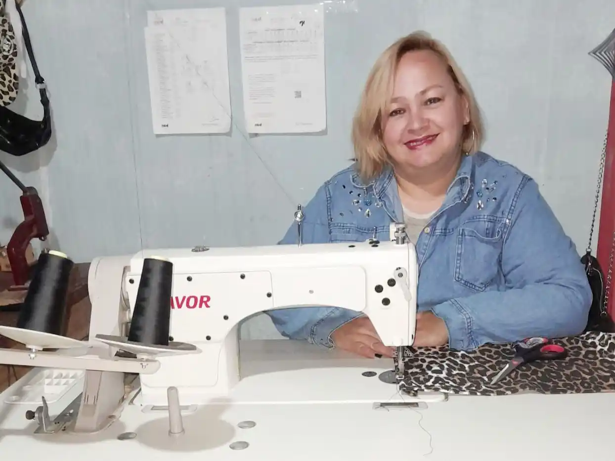 Emprendedores locales fortalecen sus proyectos con microcréditos