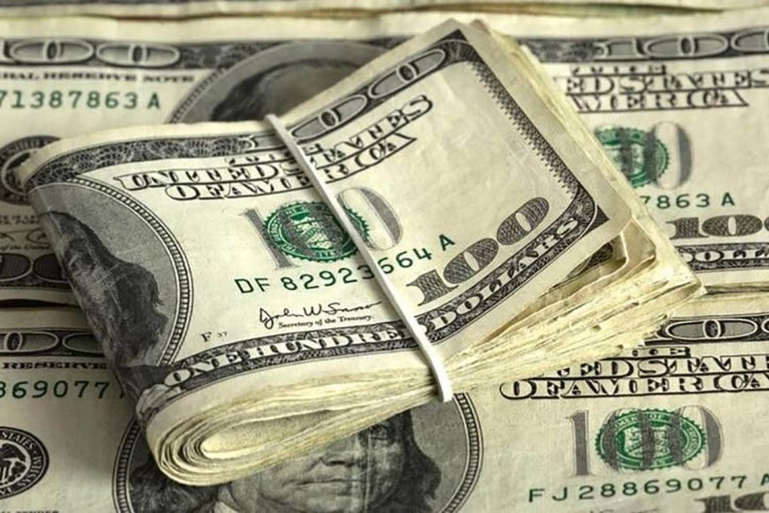 Cupo para dólar ahorro y gastos en el exterior en la mira: ¿Se viene un súper cepo?