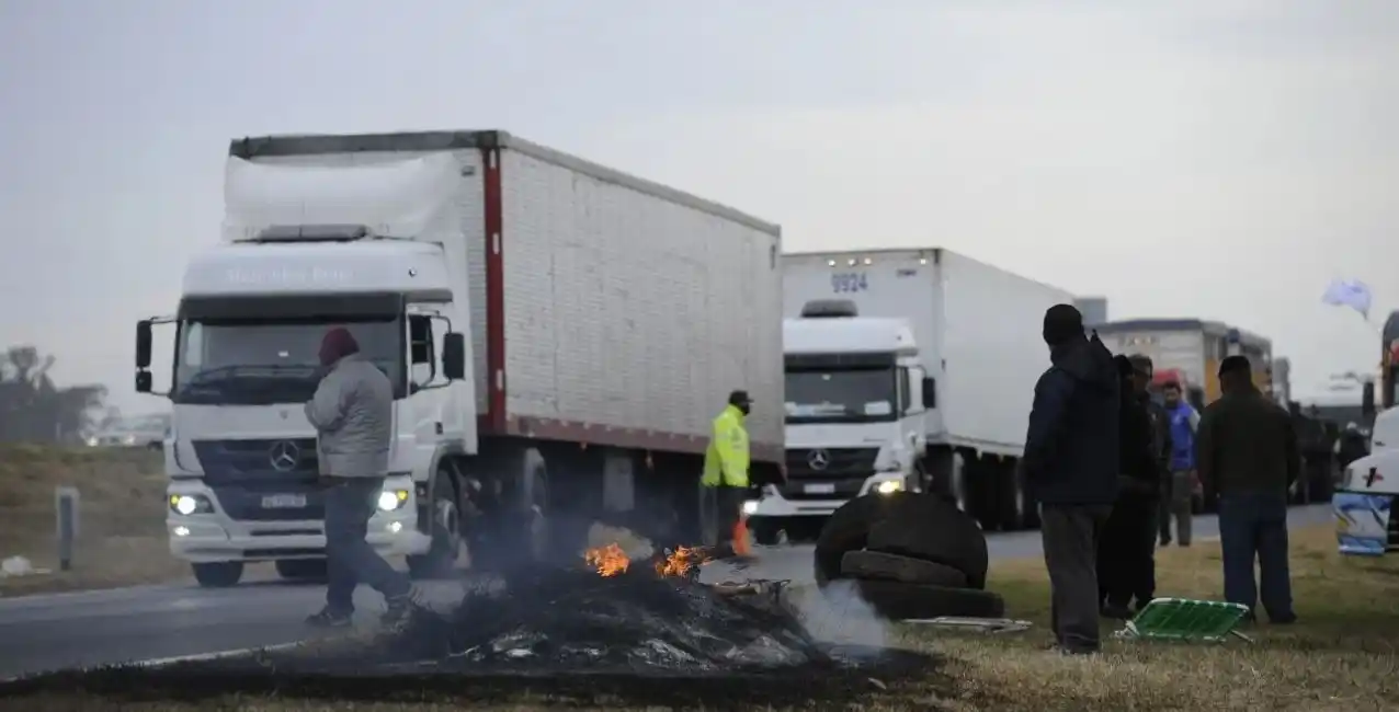 Se profundizan las protestas de camioneros por la falta de gasoil