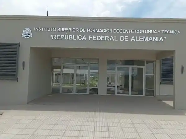 Insfrán inaugurará un paquete de obras que
beneficiará a siete localidades del Sur provincial