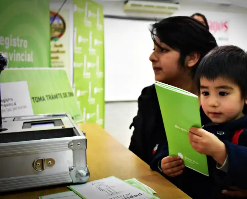 Provincia ya entregó 16 mil DNI a chicos indocumentados