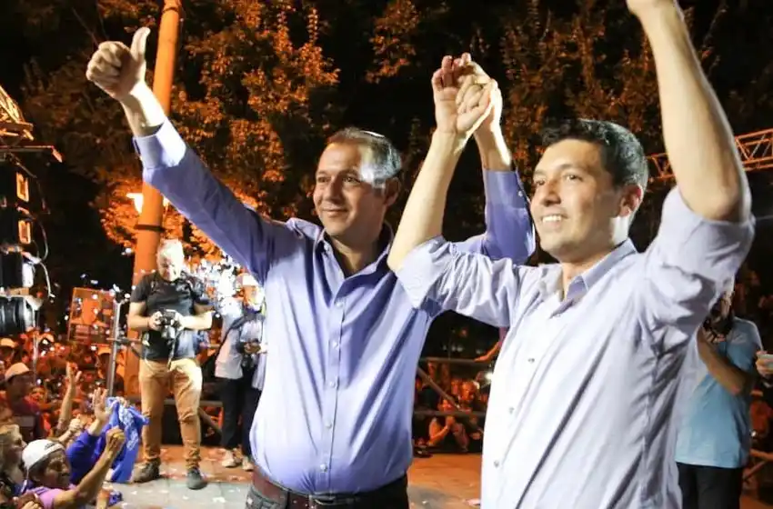 En la primeras elecciones a gobernador del país, Neuquén reeligió al candidato oficialista