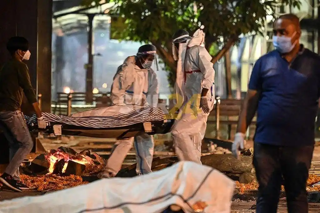 India registró un récord mundial con más de 332.000 casos diarios