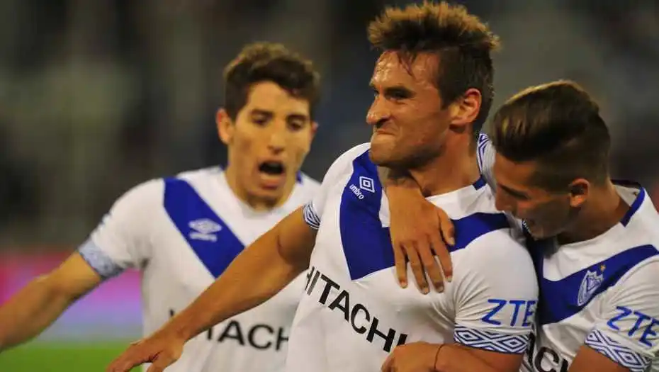 Vélez retomó la senda del triunfo con una goleada frente a Olimpo