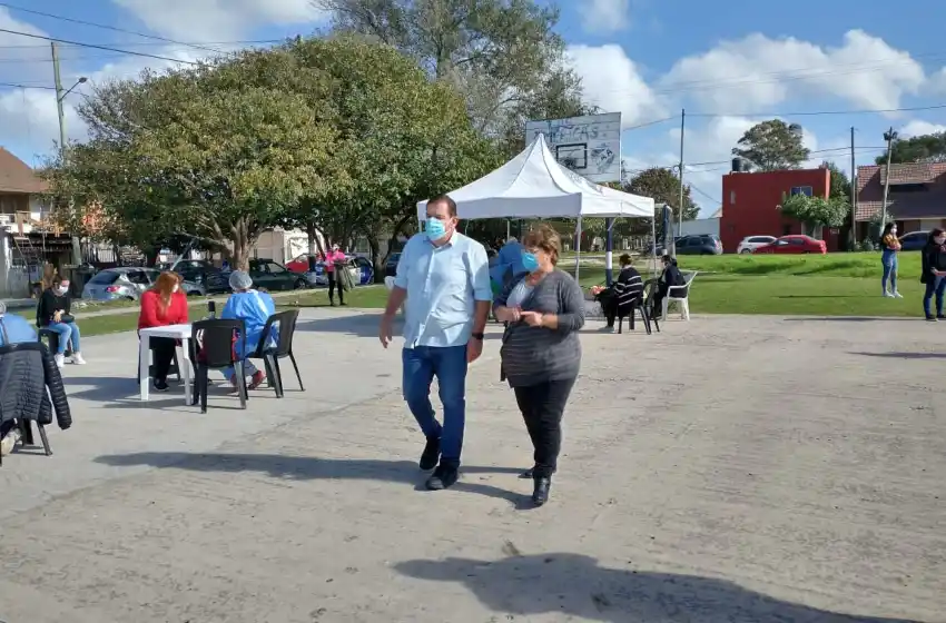 Con la presencia de Montenegro, comenzó la detección Covid en barrio Las Américas